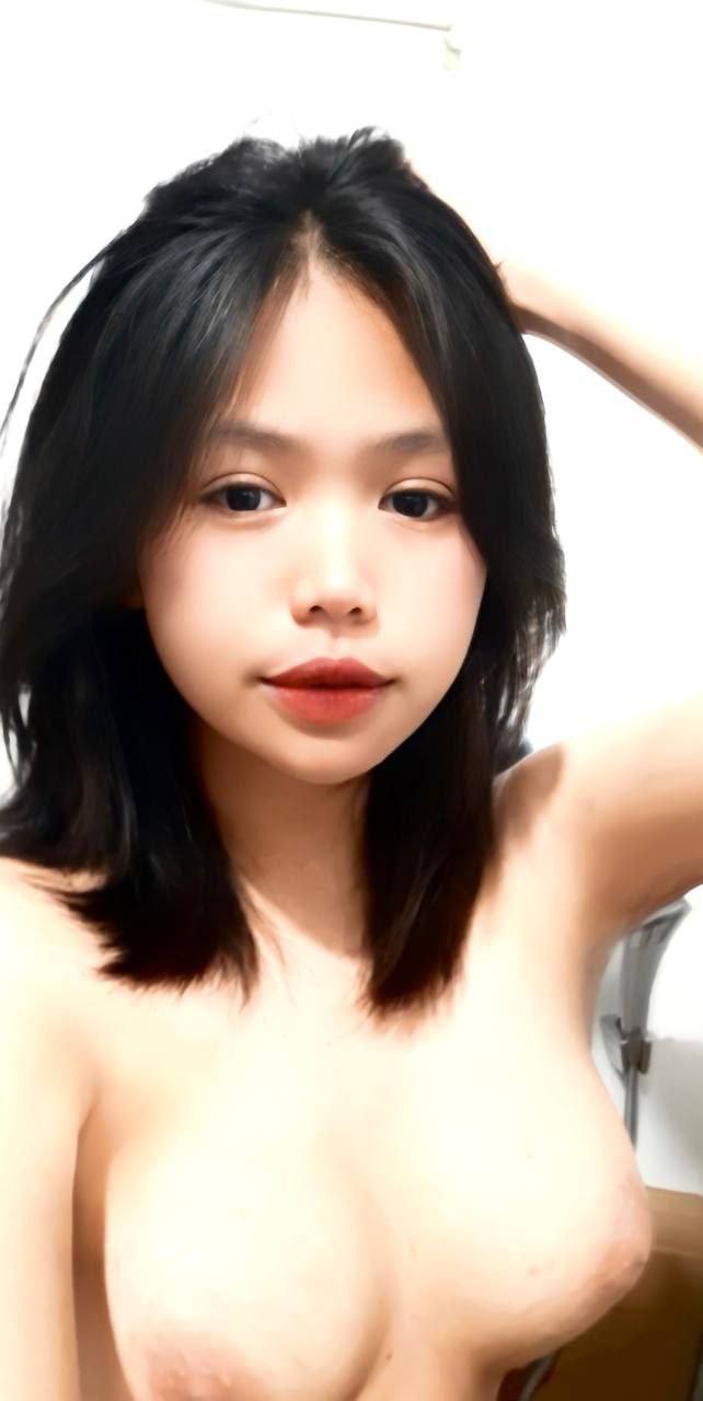 Cuộc sống đời thường dâm đãng và hài hước của một cặp đôi nóng bỏng, xuất hiện trước ống kính khi không trang điểm~ quan hệ tình dục??